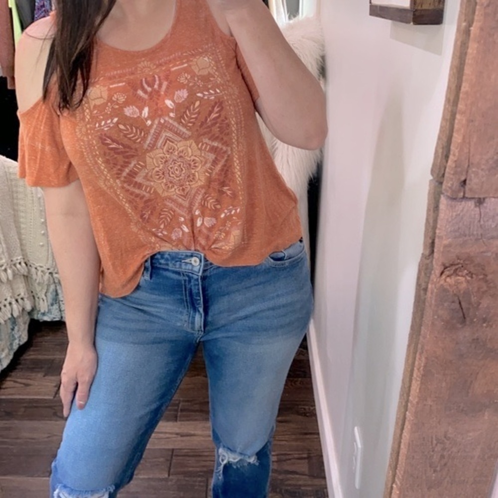 Mudd boho cold shoulder top size small